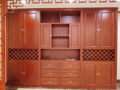 新疆中式家居装修之中式酒柜装修效果图